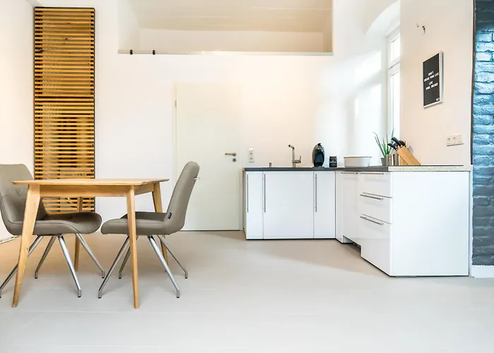 Dachgeschoss-Apartment / ruhig / zentrale Lage nahe Staatstheater / HBF
