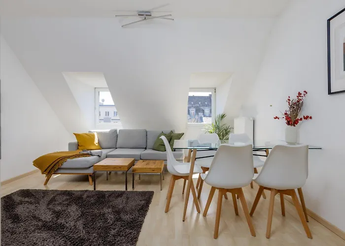 Dachgeschoss-Apartment / ruhig / zentrale Lage nahe Staatstheater / HBF