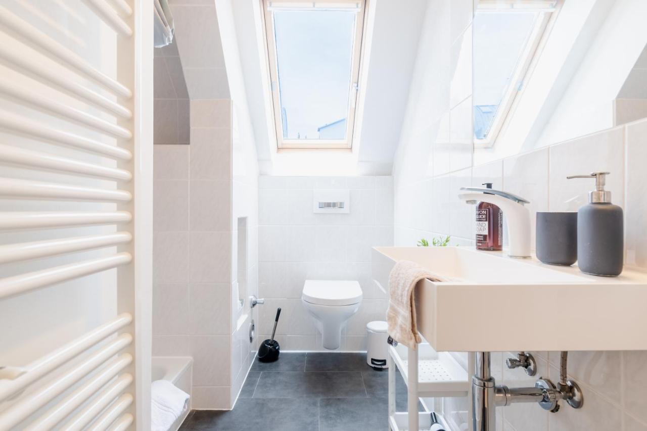 Apartment Dachgeschoss-apartment / Ruhig / Zentrale Lage Nahe Staatstheater / Hbf