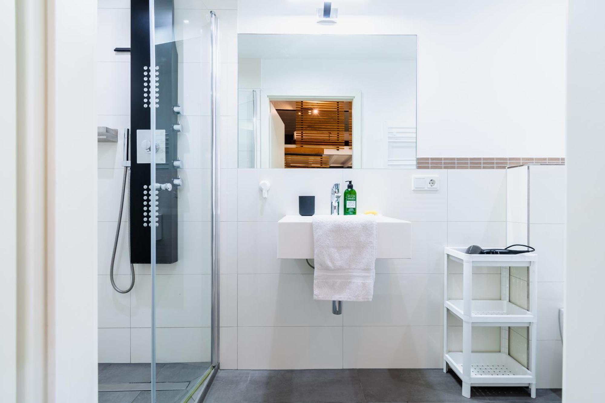 Dachgeschoss-apartment / Ruhig / Zentrale Lage Nahe Staatstheater / Hbf Apartment Wiesbaden