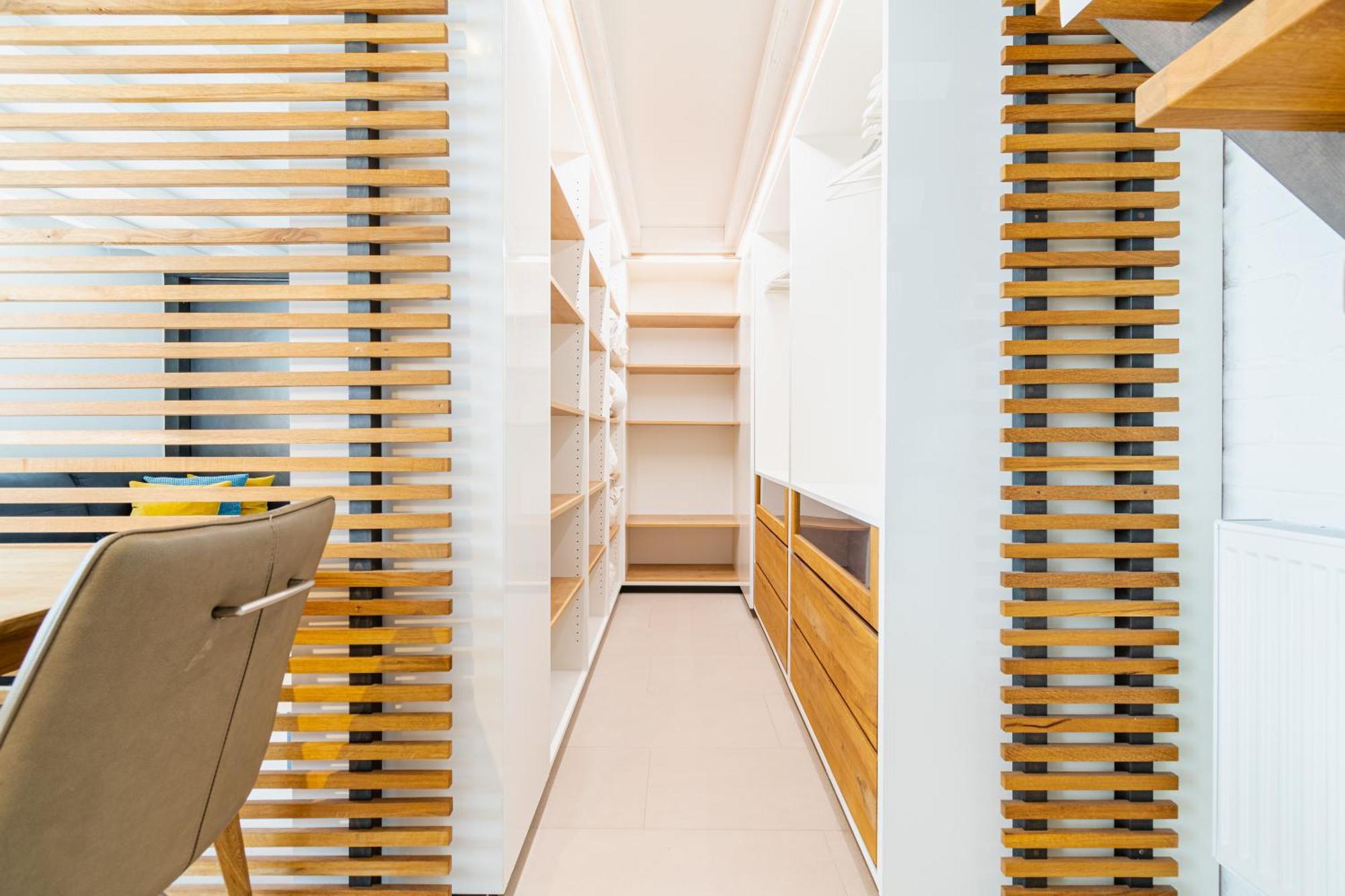 Apartment Dachgeschoss-apartment / Ruhig / Zentrale Lage Nahe Staatstheater / Hbf Wiesbaden