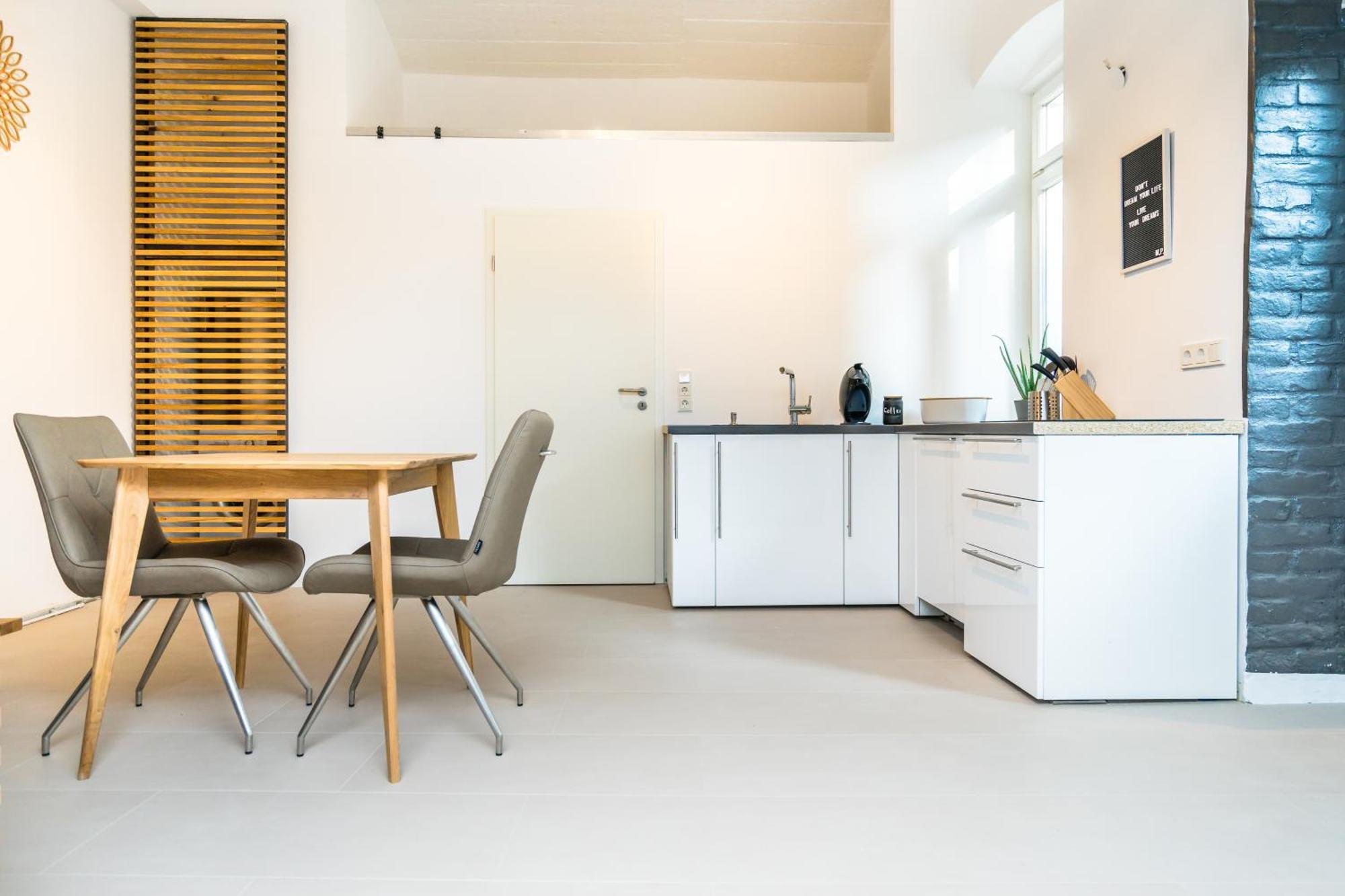 Dachgeschoss-apartment / Ruhig / Zentrale Lage Nahe Staatstheater / Hbf * Wiesbaden