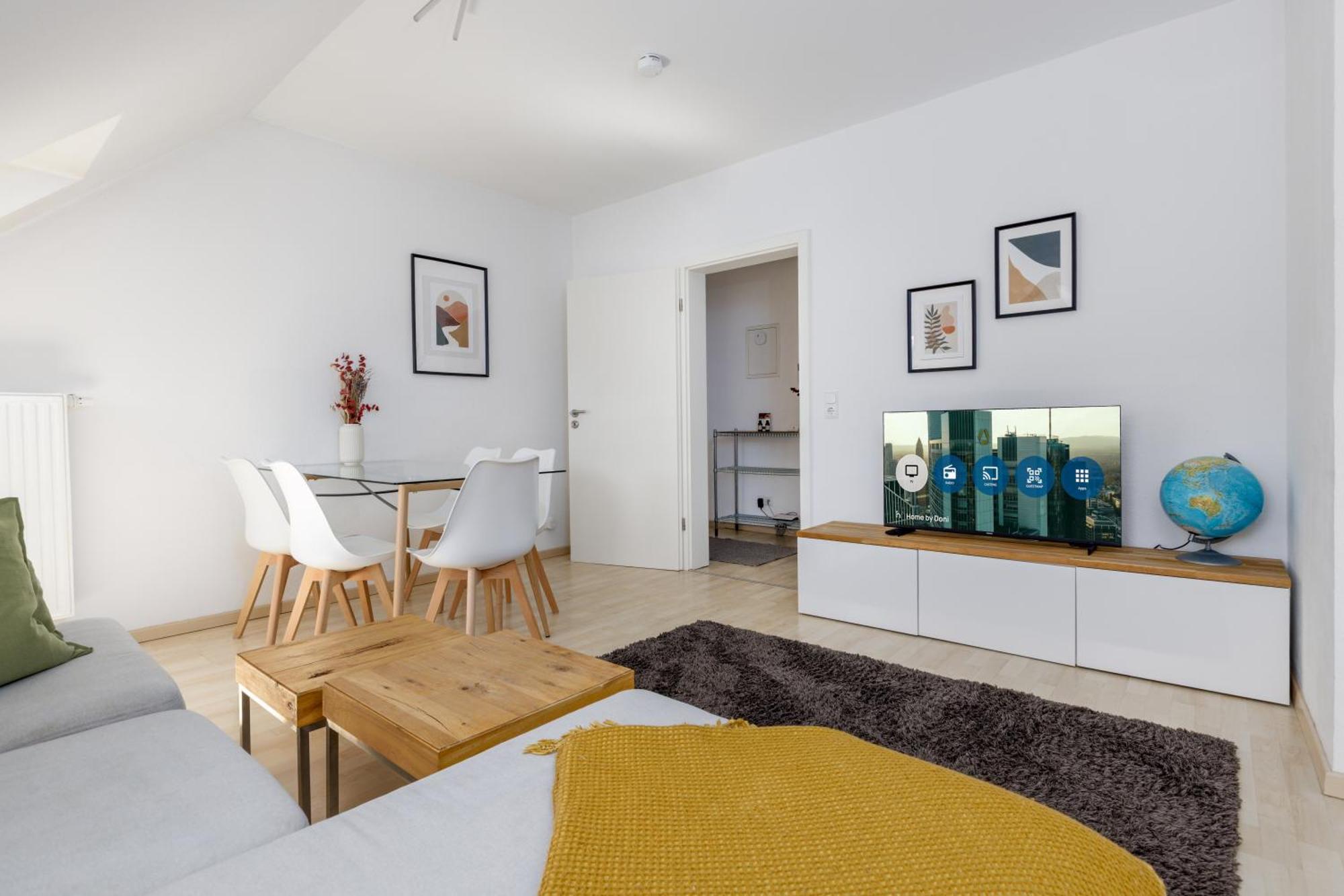 Dachgeschoss-apartment / Ruhig / Zentrale Lage Nahe Staatstheater / Hbf Apartment
